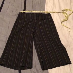Black and pink pin striped wide leg capris